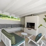 Luxury With Pool In Aso Valley Prázdninový dům *