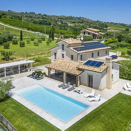 Luxury With Pool In Aso Valley Holiday home *