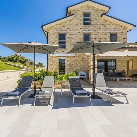 Luxury With Pool In Aso Valley