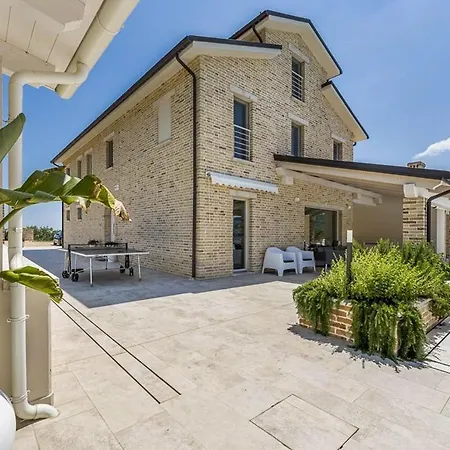Luxury With Pool In Aso Valley בית נופש