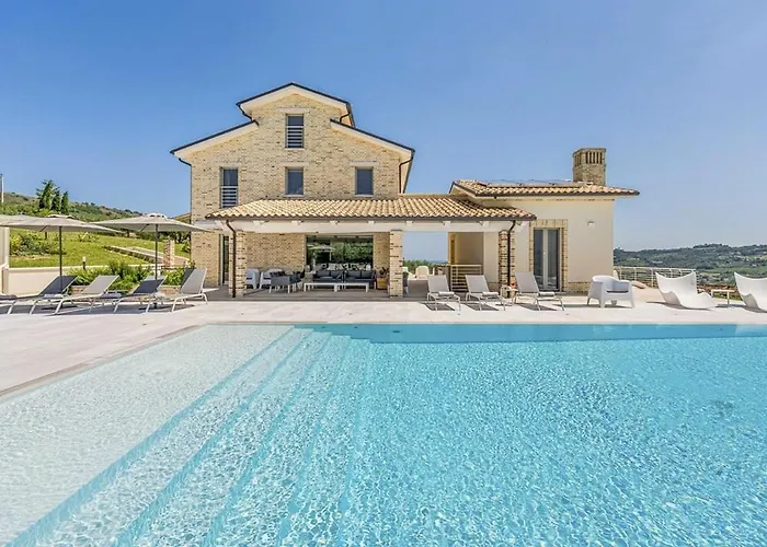 Luxury With Pool In Aso Valley *