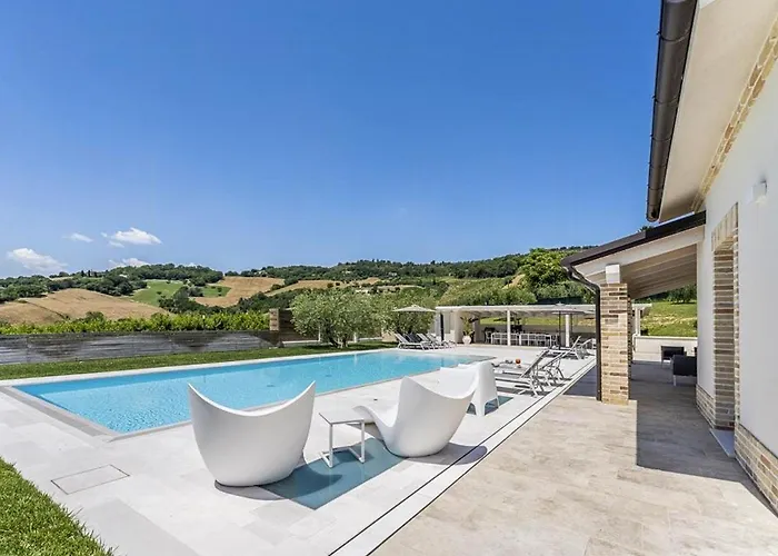 Dom wakacyjny Luxury With Pool In Aso Valley Monterubbiano