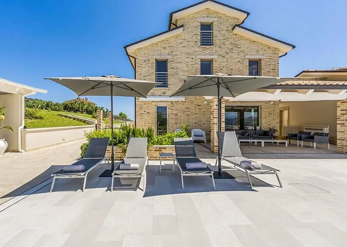 Luxury With Pool In Aso Valley