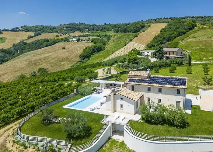 Luxury With Pool In Aso Valley Dom wakacyjny