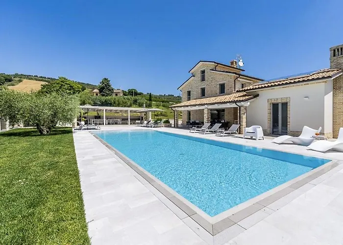 Luxury With Pool In Aso Valley Dom wakacyjny Monterubbiano